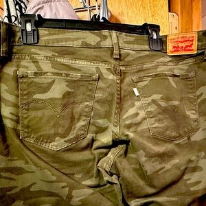 Levi’s 711 Skinny Army Green Camo pants
